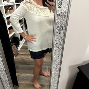 Daytrip cream new L Crochet Trim Sweater